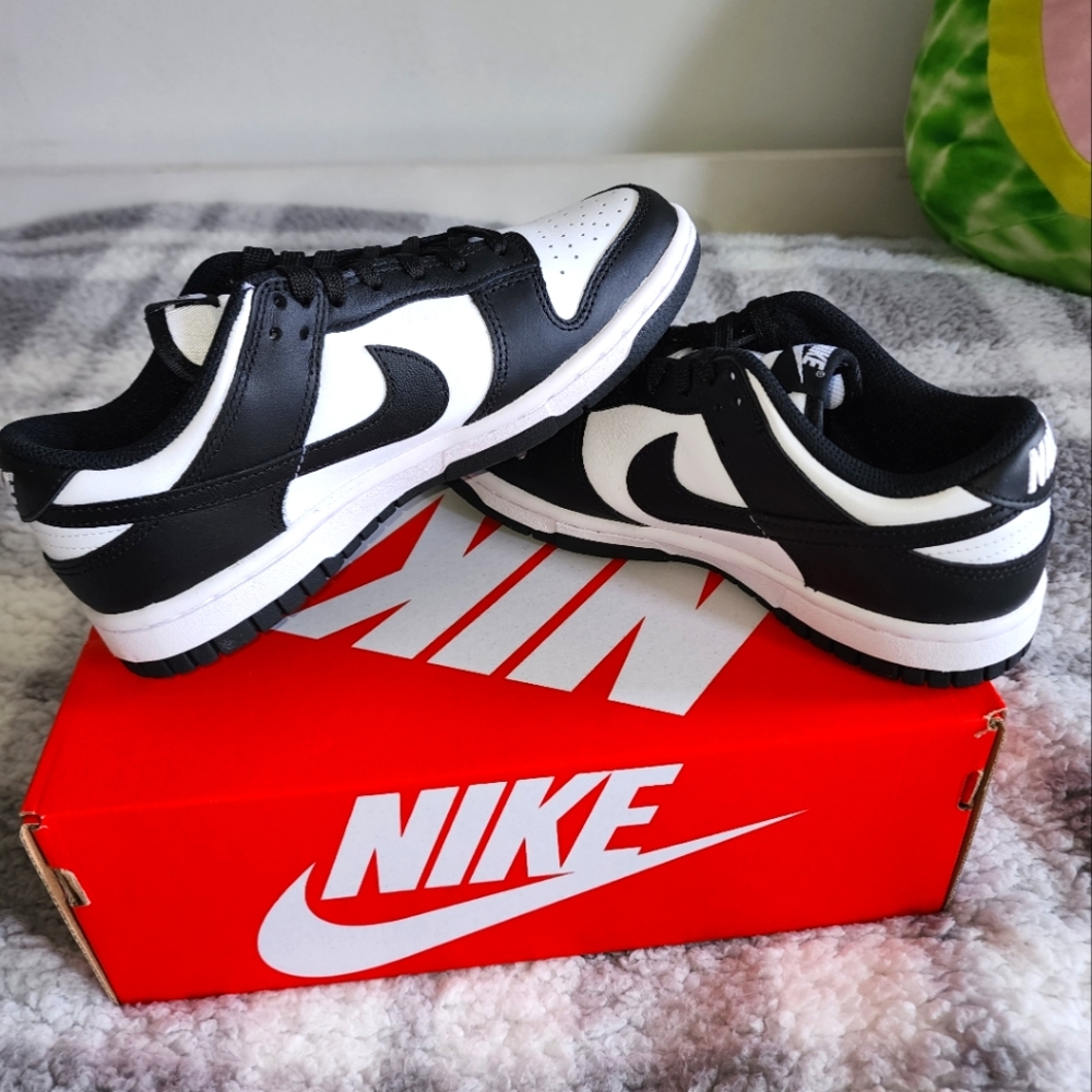 Panda Nike Sneakers